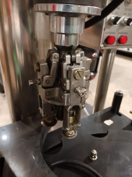 Advanced Dynamics Bottling Line Cleaning bottle by both liquid or air