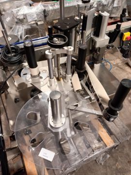 Advanced Dynamics Bottling Line Cleaning bottle by both liquid or air