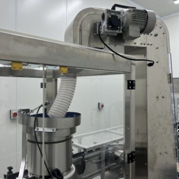 Advanced Dynamics Bottling Line For Filling And Cleaning