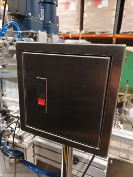 Advanced Dynamics Bottling Line Cleaning bottle by both liquid or air