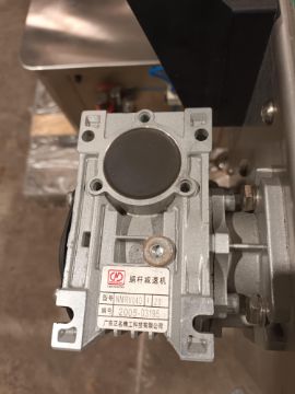 Advanced Dynamics Bottling Line Cleaning bottle by both liquid or air
