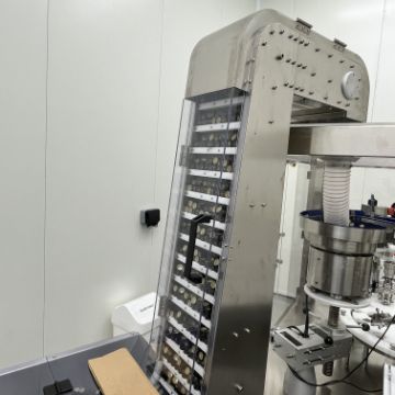 Advanced Dynamics Bottling Line For Filling And Cleaning