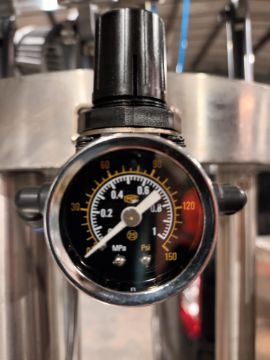 Advanced Dynamics Bottling Line Cleaning bottle by both liquid or air