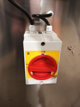 Advanced Dynamics Bottling Line Cleaning bottle by both liquid or air